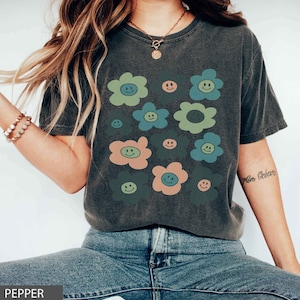 Botanical Comfort Colors Vintage Inspired Graphic t-shirt Boho Wildflower t-shirt Floral
