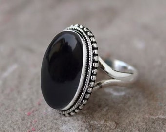 Bague en onyx noir naturel - Bague en argent faite main en argent sterling 925 - Bague en onyx noir ovale - Cadeau pour elle - Bague de naissance - Bague de promesse