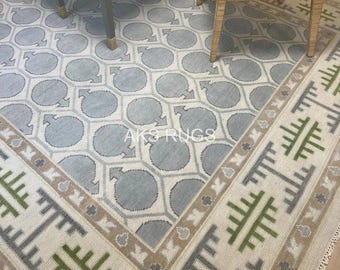 Vintage Gray and Beige Oushak Wool Rug - Hand-Knotted Turkish Knot Rug for a Timeless Living Space Antique Rug for Living Room, Dining room.