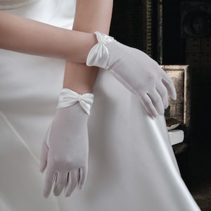 Vintage Bow Wedding Gloves, Mesh Gloves, Short Bridal Gloves, Wedding Gloves for Bride,  Elegant Sheer Gloves Tea Party, Formal Dress Gloves