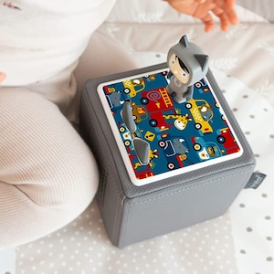 Folia ochronna MeinBaby123® Toniebox | Pokrowiec ochronny pasujący do Toniebox | Akcesoria Tonieboxa | Jakość premium (wóz strażacki i radiowóz)