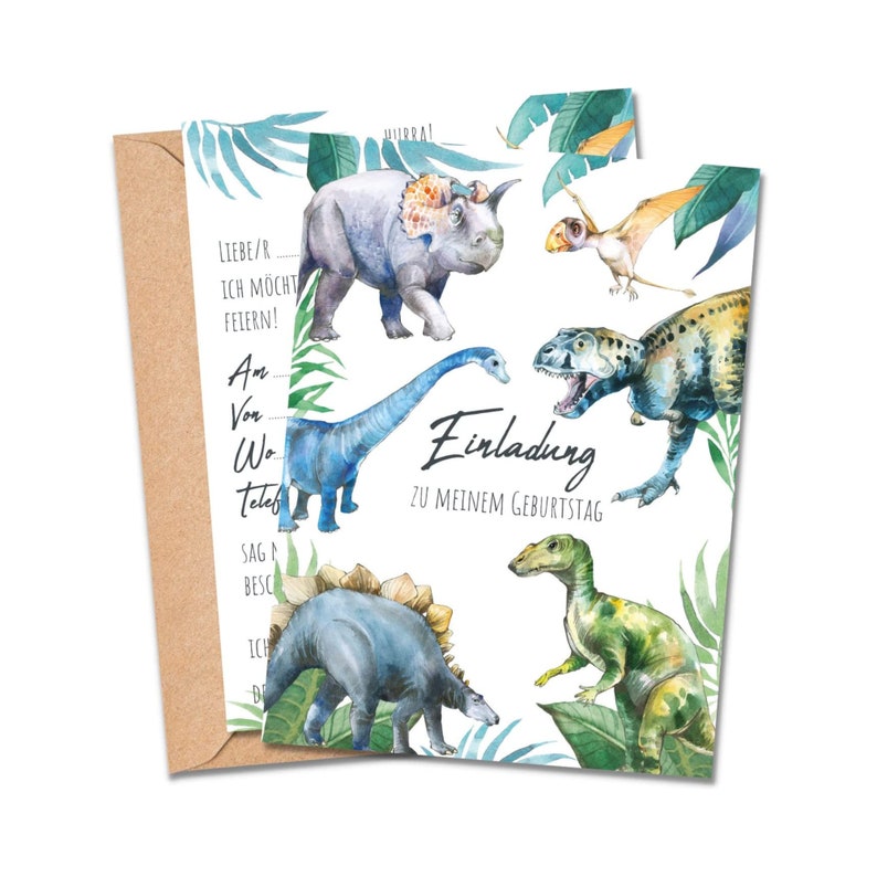 Puede incluir: Una tarjeta blanca con un fondo de jungla verde y acuarelas de dinosaurios. El texto en la tarjeta dice "LIEBE/R ICH M&Ouml;CHT FEZERN! An Vor Wo Telef SAG BESC ICH D MURRA! Einladung ZU MEINEM GEBURTSTAG".