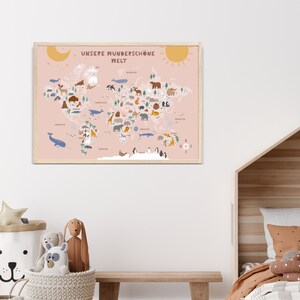 MeinBaby123® Weltkarte für Kinder | Tierweltkarte DIN A2 | Lernposter | Weltkarte für das Kinderzimmer mit Tieren | Premium Qualität - rosa