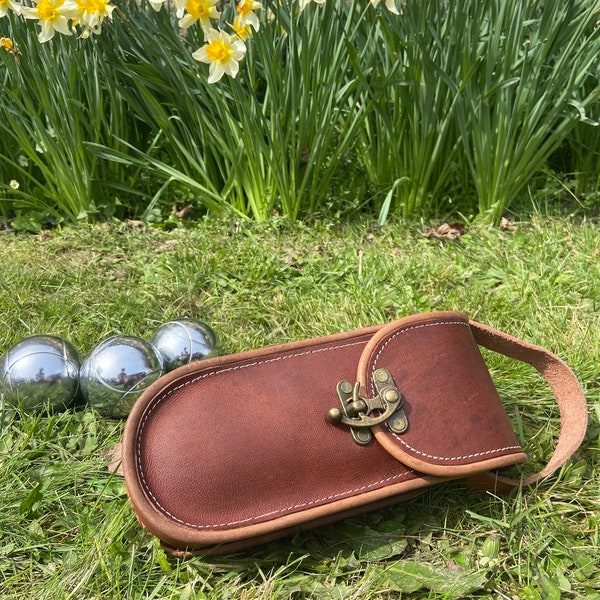 Sacoche en cuir pour boules de pétanque