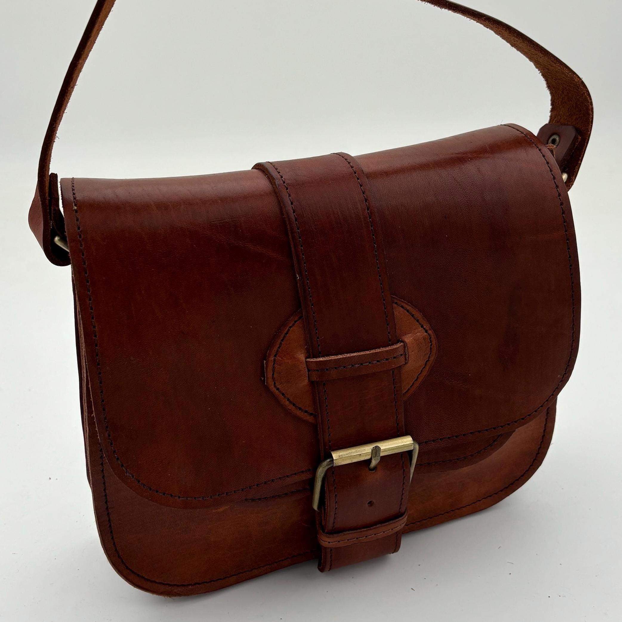 Besace cuir femme artisanale sale