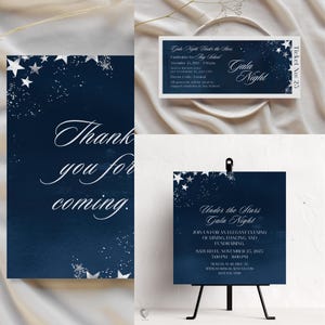 Könnte beinhalten: Marineblaues Event-Papier-Set mit silbernen Sternakzenten. Enthält ein Schild mit dem Text "Under the Stars Gala Night", ein Ticket und eine "Thank you for coming"-Karte. Die Veranstaltungsdetails sind ebenfalls abgebildet.