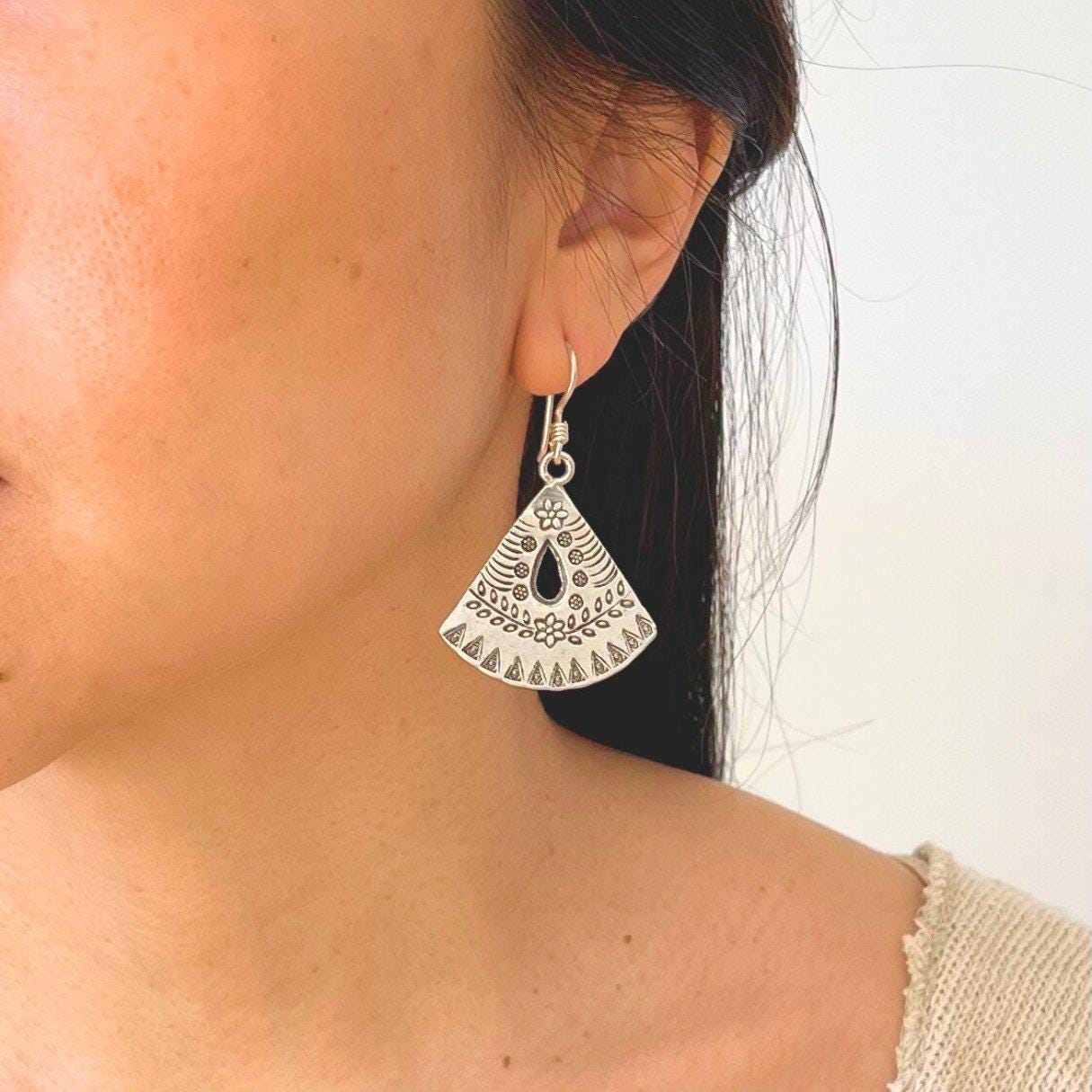 Orecchino a bottone geometrico in argento sterling 925 con