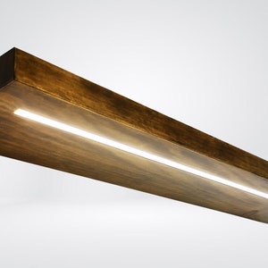 Mensola in legno massello con illuminazione, mensola semplice con luci a led, mobile sospeso in legno per cucina immagine 8