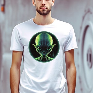 Alien T-Shirt | T-Shirt for Sci-Fi & Alien Fans | Sci-Fi T-Shirt | Organic Cotton T-Shirt Unisex | Green Alien with red eyes | UFO Apparel