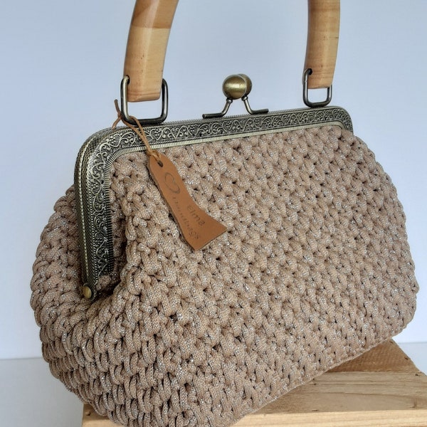 Luxe gehaakte beugeltas  Design  dameshandtas handgemaakt  kisslock sluiting gehaakt beige luxe handtas uitgaan tas beige gehaakt cadeau