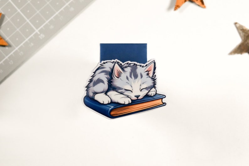 Marcapáginas magnético gato durmiendo sobre libro kawaii regalo para lectores, para amantes de los gatos marcapáginas imantado para leer zdjęcie 2