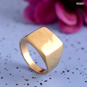 Handgemachter Siegelring aus Messing: Minimalistischer Statement Schmuck