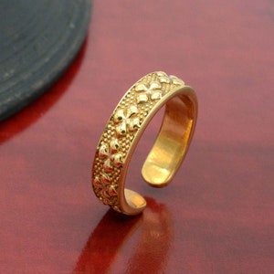 Brass Flower Ring: Adjustable Floral Jewelry,