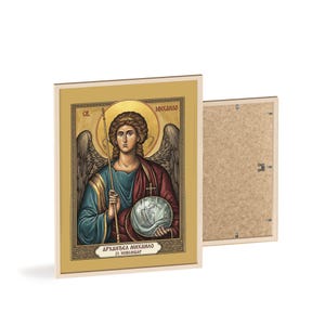 Icono ortodoxo enmarcado de Sveti Arhanđel Mihailo, marco de madera natural, arte mural de santo serbio, listo para colgar. imagen 2