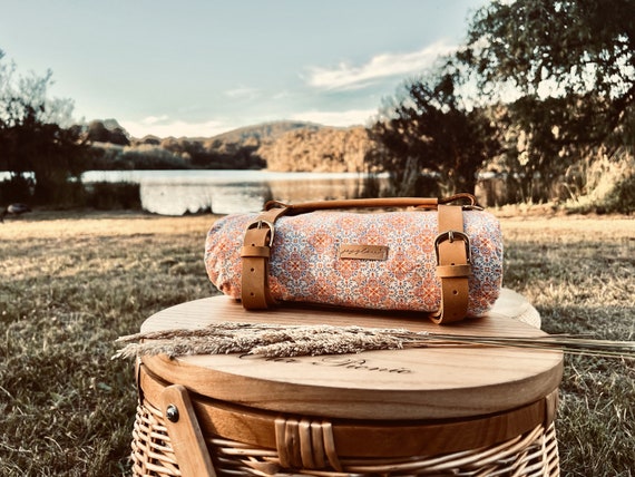 Large waterproof picnic blanket hotsell