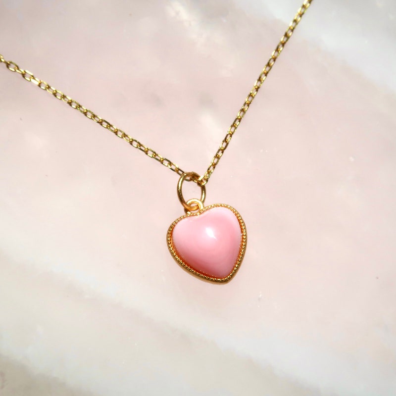Heart Etched Shell Pendant Necklace