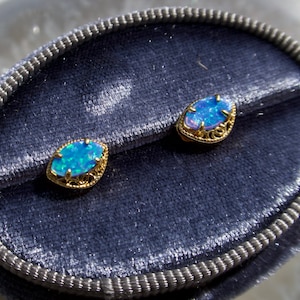 18 kt gouden vermeil blauwe opaal oorbellen, boze oog oorbellen, 925 sterlingzilver met oogvormige blauwe opaal, Ocean Vibe-sieraden.