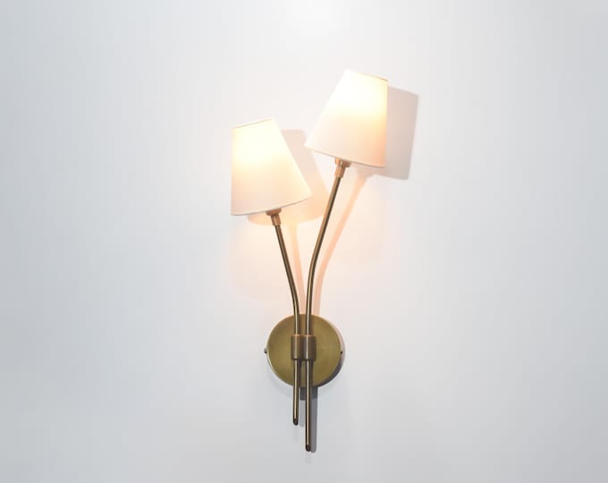 Minimalist Brass Wall Sconce - Industrial Chic Lighting for Home or Office
