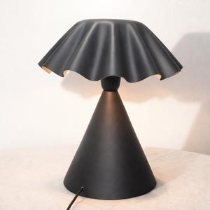 L'arte moderna ridefinita: l'accento del tavolo Statement