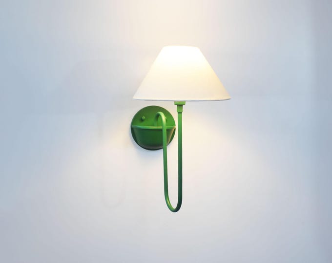 Stunning Green Wall Lamps to Brighten Your Space