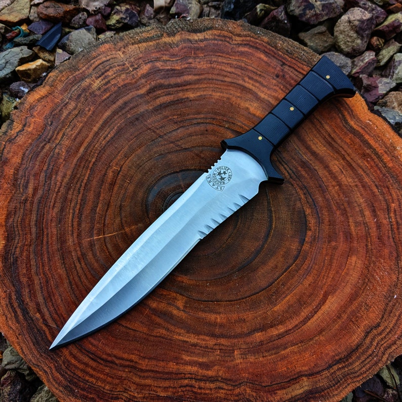 RE4 Replica Knife Custom Handmade D2 Steel Full Tang Resident Evil 4 Leon Kennedy's Knife | Game Knife | Christmas Gift| Cosplay Prop | Game Replica Knife with Free Sheath | Personalized Gift | Personalized Knife | Gift for Him | Gift for Men | Birthday Gift | Anniversary Gift | Wedding Gift | Outdoor Knife | Hunting Knife | Groomsmen Gift Knife | Best Men Gift | Collectors Knife