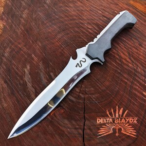 Handmade Resident Evil 4 Jack Krauser Knife Replica: D2 Steel Full Tang With Leather Sheath | Game Knife | New RE4 Remake Replica | Gift for Him | Birthday Gift | Handmade Knife | Hunting Knife | Best Gifts | Gift for Boyfriend | Gift for Brother | Hunting Gifts | Handmade Gifts | Gaming Props | Christmas Gift