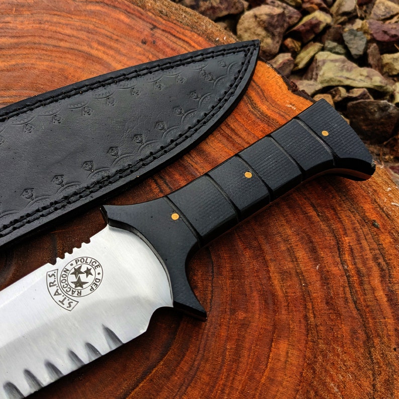 RE4 Replica Knife Custom Handmade D2 Steel Full Tang Resident Evil 4 Leon Kennedy's Knife | Game Knife | Christmas Gift| Cosplay Prop | Game Replica Knife with Free Sheath | Personalized Gift | Personalized Knife | Gift for Him | Gift for Men | Birthday Gift | Anniversary Gift | Wedding Gift | Outdoor Knife | Hunting Knife | Groomsmen Gift Knife | Best Men Gift | Collectors Knife