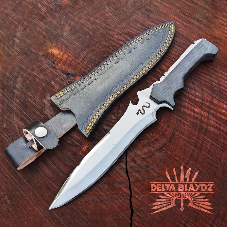 Handmade Resident Evil 4 Jack Krauser Knife Replica: D2 Steel Full Tang With Leather Sheath | Game Knife | New RE4 Remake Replica | Gift for Him | Birthday Gift | Handmade Knife | Hunting Knife | Best Gifts | Gift for Boyfriend | Gift for Brother | Hunting Gifts | Handmade Gifts | Gaming Props | Christmas Gift