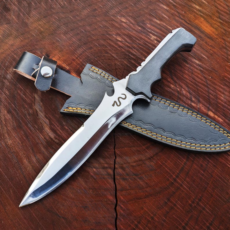 Handmade Resident Evil 4 Jack Krauser Knife Replica: D2 Steel Full Tang With Leather Sheath | Game Knife | New RE4 Remake Replica | Gift for Him | Birthday Gift | Handmade Knife | Hunting Knife | Best Gifts | Gift for Boyfriend | Gift for Brother | Hunting Gifts | Handmade Gifts | Gaming Props | Christmas Gift