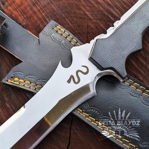 Handmade Resident Evil 4 Jack Krauser Knife Replica: D2 Steel Full Tang With Leather Sheath | Game Knife | New RE4 Remake Replica | Gift for Him | Birthday Gift | Handmade Knife | Hunting Knife | Best Gifts | Gift for Boyfriend | Gift for Brother | Hunting Gifts | Handmade Gifts | Gaming Props | Christmas Gift