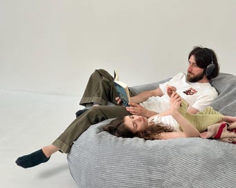 Pouf grigio, poltrona moderna, pouf morbido, pouf marocchino, seduta da terra, mobili senza cornice di metà secolo, arredamento moderno per camera da letto