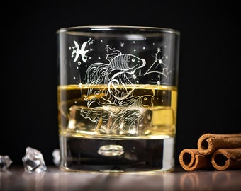 Personalized Pisces Whiskey Glass Hand Engraved Zodiac sign with Crystals Swarovski - Luxury Whiskey Rock Glass Gift - Custom Unique Gift