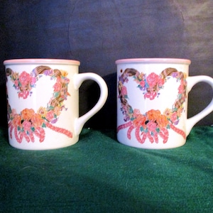 Vintage set of 2 ceramic mugs,1989 Chelsea Wreath Floral Heart, Potpourri Press Coffee Mug,Made in Korea -