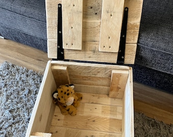 Gorgeous rustic storage box with hinged lid. Available in various sizes.