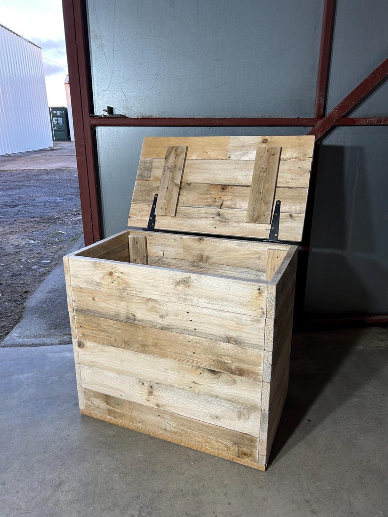 Large Rustic Storage Box With Hinged Lid. - Etsy UK