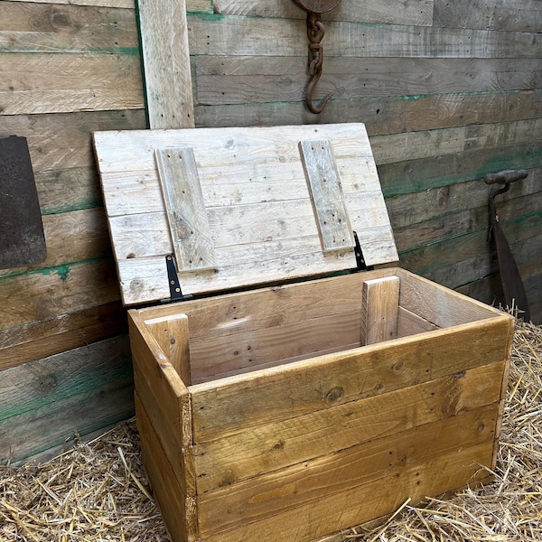Rustic storage box with a medium oak stain finish.
