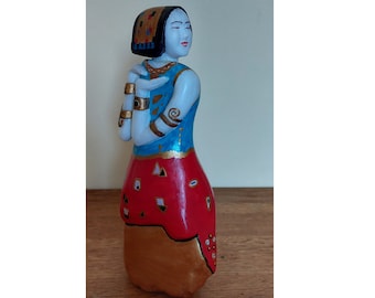 Skulptur aus Naturstein, weibliche Figur, Geisha, Handgefertigte Steinskulptur