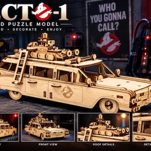 Pode incluir: Um modelo de puzzle 3D em madeira clara do veículo ECTO-1 de Ghostbusters. O modelo apresenta um suporte de tejadilho com equipamento, uma escada lateral e o logótipo Ghostbusters na porta. O texto ECTO-1 3D PUZZLE MODEL está no modelo.