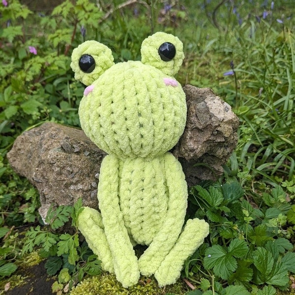 Pistachio Frog Loom Knitting Pattern