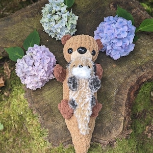 Parent and baby sea otter Knitting Pattern