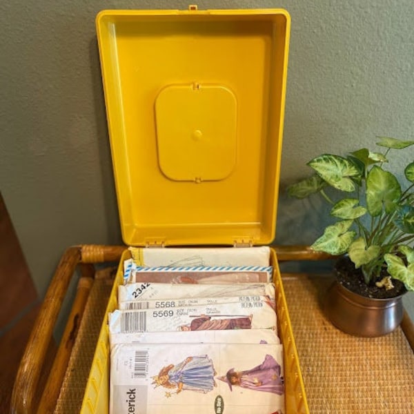 Vintage Wilson Mfg Wil-Hold Sewing Pattern Caddy