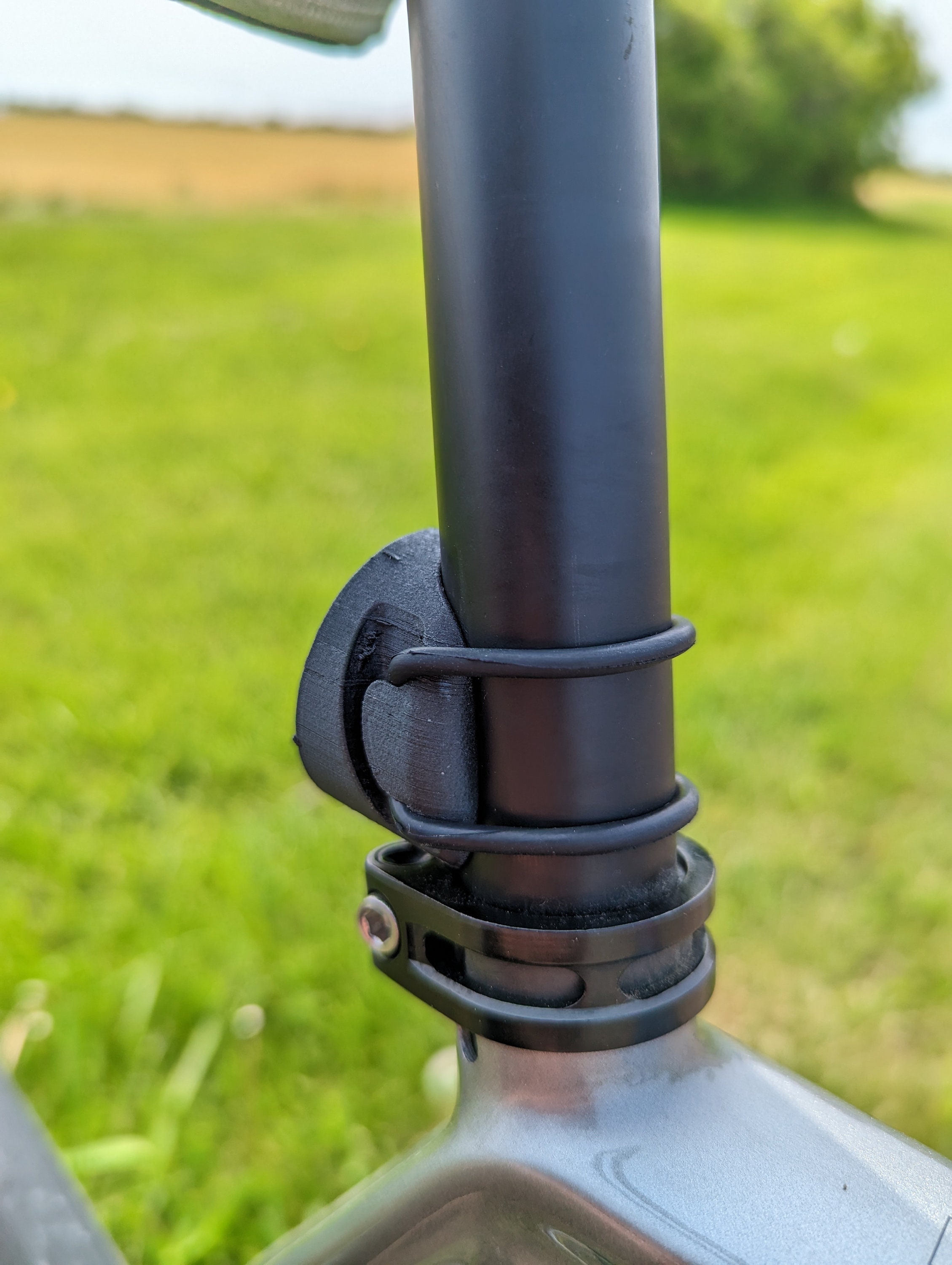 アクセサリー GARMIN Varia Garmin Varia Universal Seat-post Quarter Turn Mount