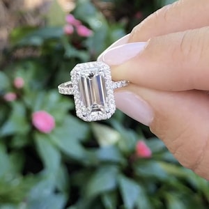 4 kt smaragd geslepen moissanite diamanten ring: ring, 10 kt gouden verlovingsring