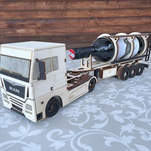 LKW Tankwagen -MAN | DAF | Volvo | Mercedes | Scania | Iveco | Holz Lkw mit Anhänger | Handgefertigt | Weinflasche als Tank | Geburtstag.