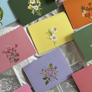 Set van 12 briefpapier bloemen van de maand met witte enveloppen, kaarten van 4,5 x 6, bloemen briefpapier voor vrouwen, verjaardagscadeaus voor vrouwen