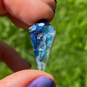 Dados Blue Nebula - Conjunto de dados artesanais - Dados de resina fundida - Dados de mesa - Dados para jogos