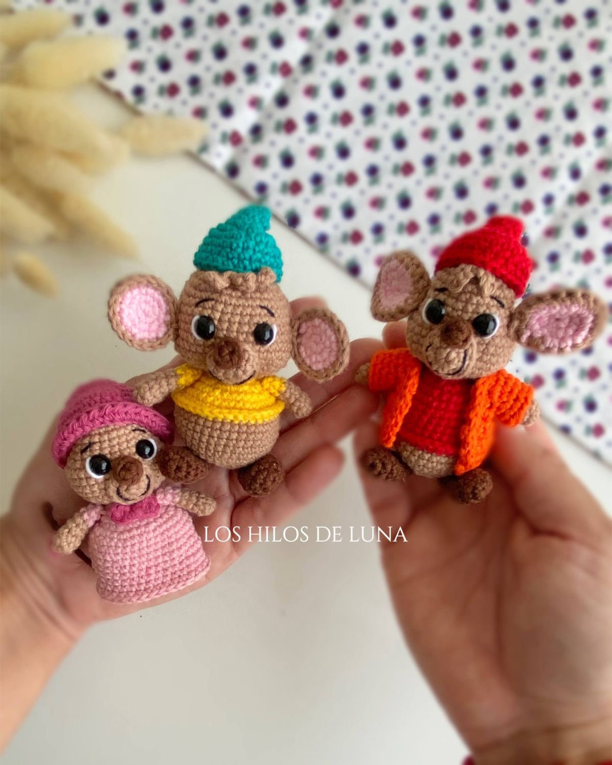 PDF document ESP/ENG. Amigurumi pattern. Pattern pack: The 3 mice. Crochet pattern. Knitting guide.