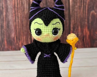 Documento PDF ESP/ENG Padrão de Amigurumi. Vilão. Malvado. Padrão de crochê.