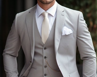 Elegant Light Grey Three Piece Suit for Men, Classic Wedding Attire-Tailored Fit