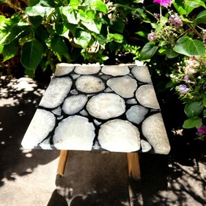 Square White Agate Side Table Top Console Bar Healing Crystal Elegance Stone Custom Made Hand Crafted Art Crystal Hallway Interior Furniture
